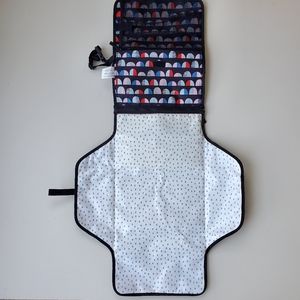 Skip Hop Pronto Diaper changing station nwot